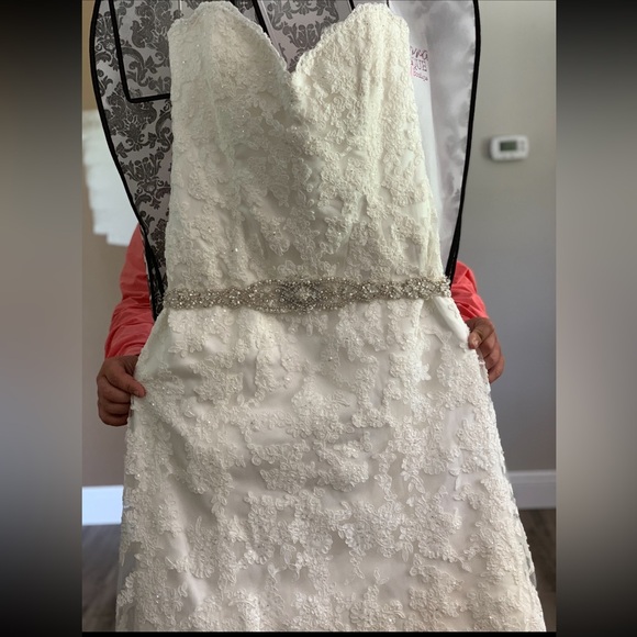 Brand new and the garment bag, Maggie Sottero Lorie gown - Picture 3 of 5